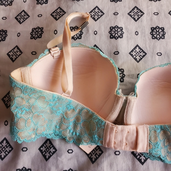 NWT VS Bra Size 34B - Picture 6 of 7